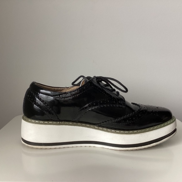Black Patent Leather Wingtip Oxford Shoes - 7M - Picture 11 of 12